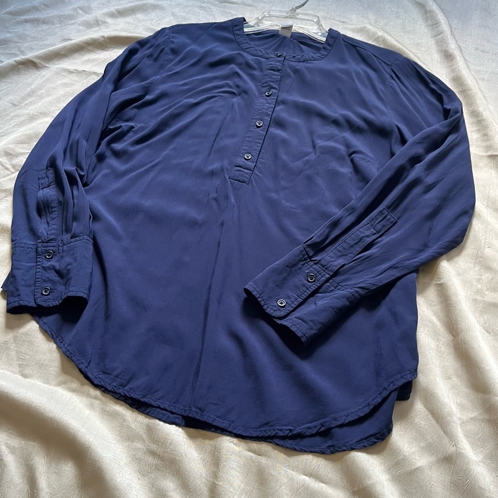 Old Navy Deep Blue Garment - Picture 4 of 8